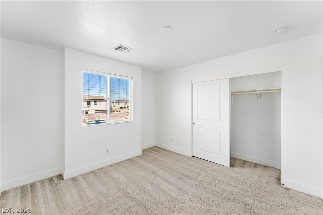 1002 Solemn Cactus Avenue Property Photo 18