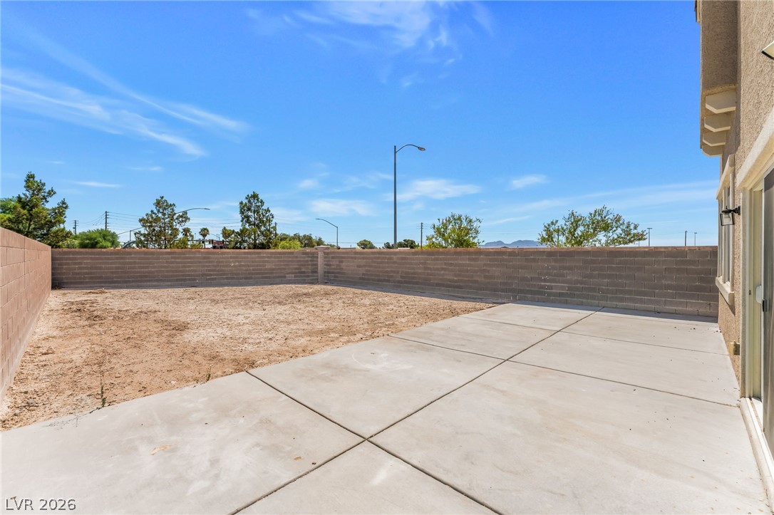 1002 Solemn Cactus Avenue Property Photo 21