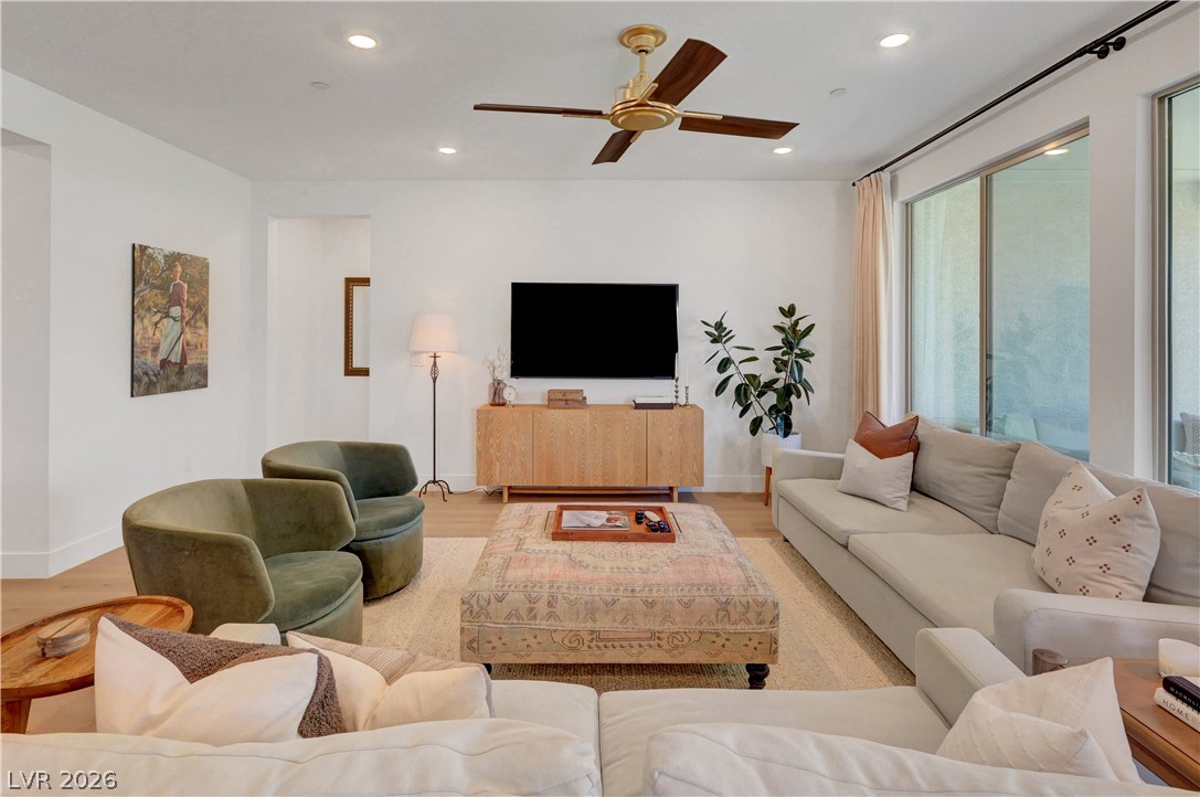 10826 Delparke Valley Avenue Property Photo 10