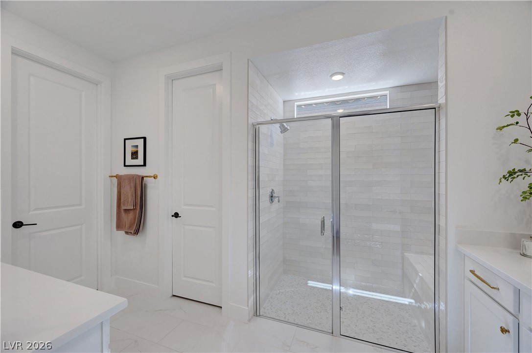 10826 Delparke Valley Avenue Property Photo 26