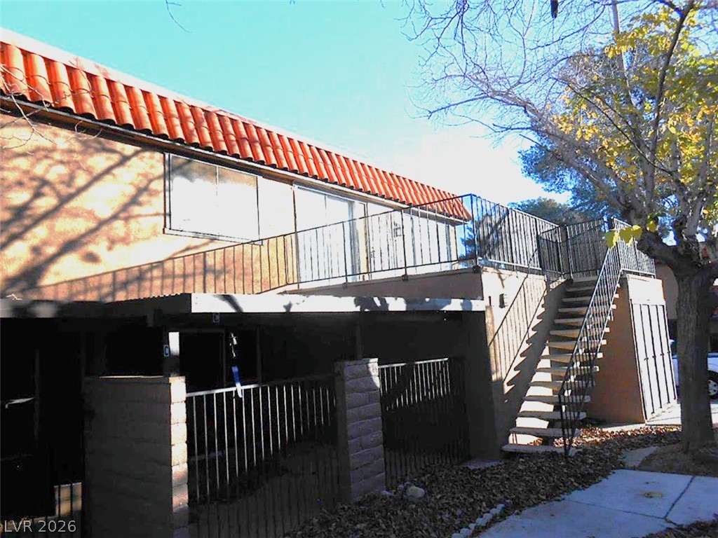 6671 Bubbling Brook Drive D Property Photo 3