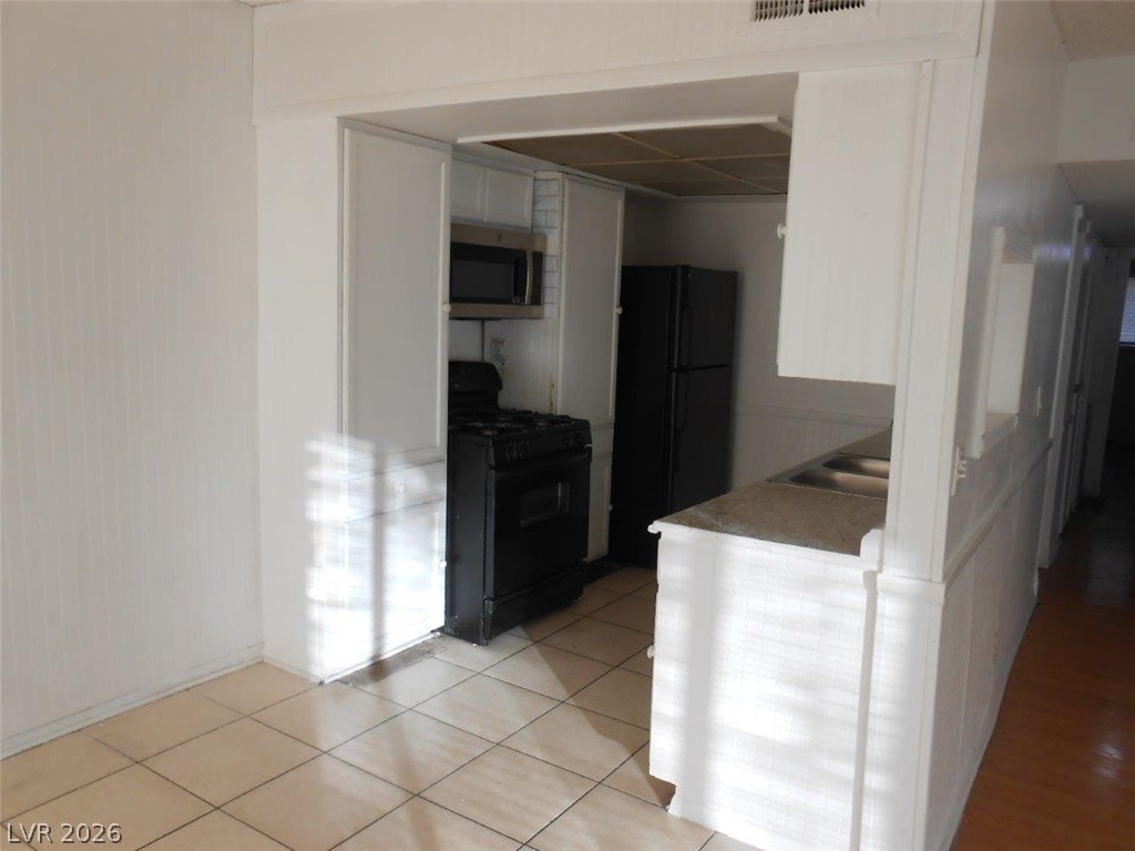 6671 Bubbling Brook Drive D Property Photo 5