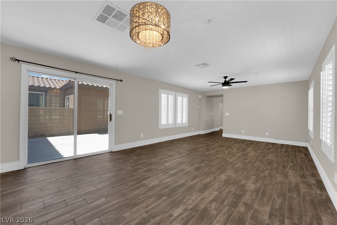 646 Monument Point Street Property Photo 10
