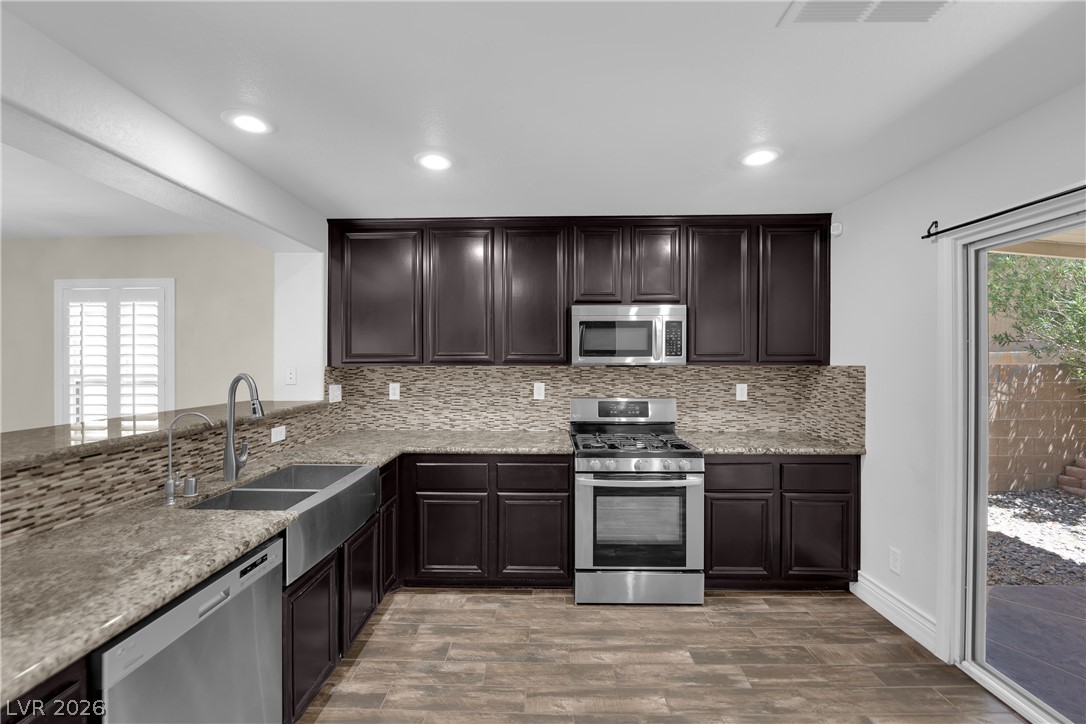 646 Monument Point Street Property Photo 15