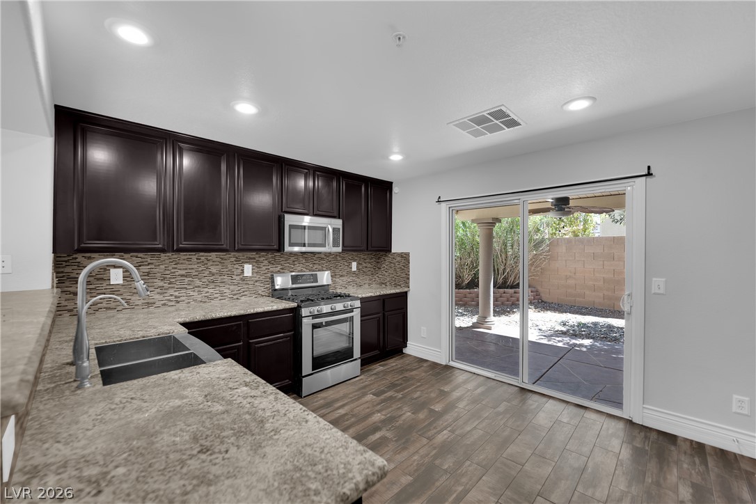 646 Monument Point Street Property Photo 16