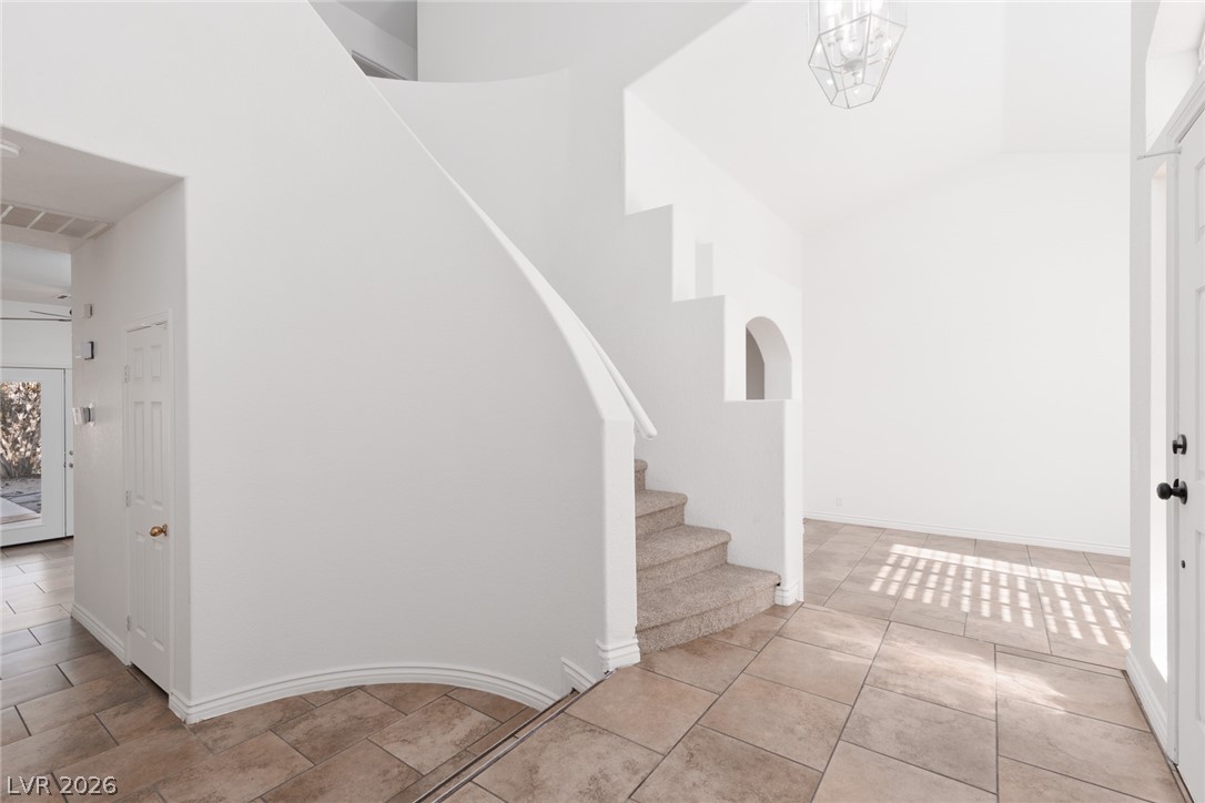 7845 Meadow Creek Street Property Photo 6