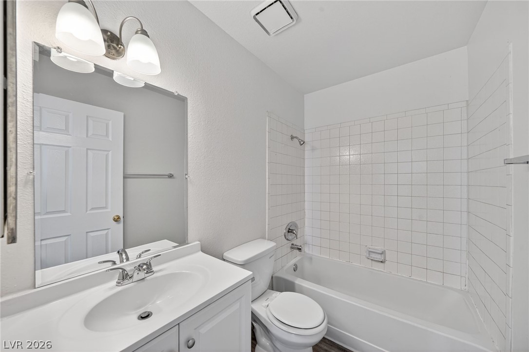 2702 Alicialynn Way D Property Photo 11