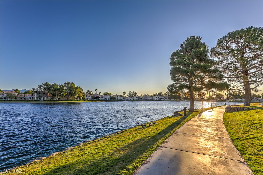 8352 Shore Breeze Drive Property Photo 5