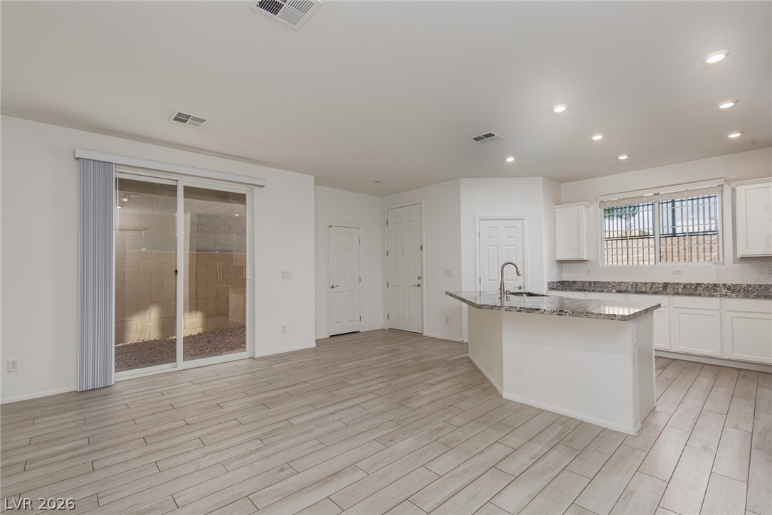 8045 Skye Foxx Street Property Photo 7