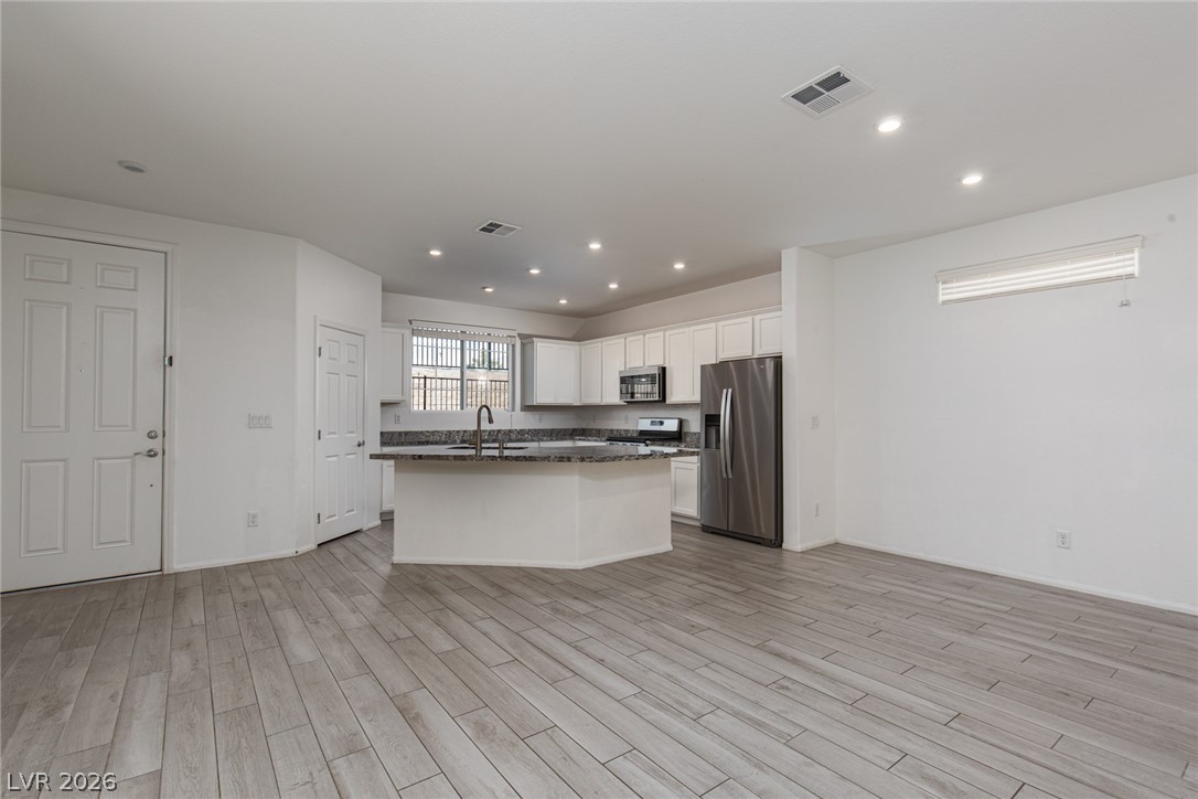 8045 Skye Foxx Street Property Photo 8