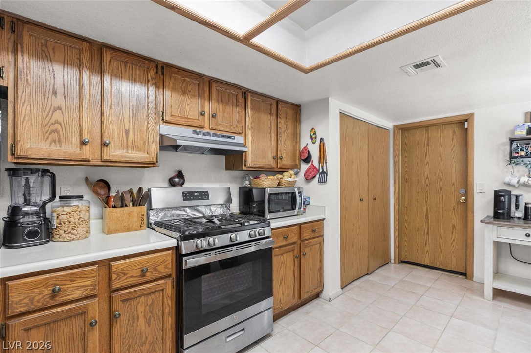 3940 Gulliver Street Property Photo 8