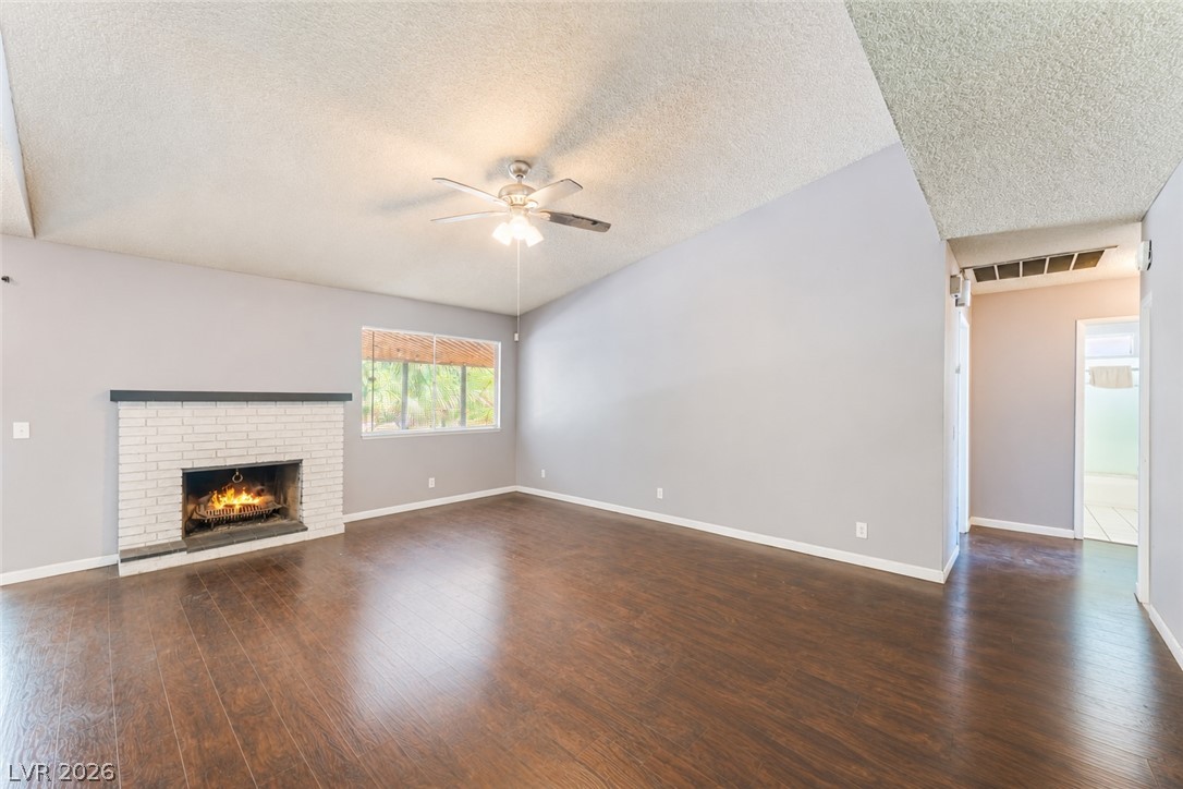 4268 Hampshire Circle Property Photo 3