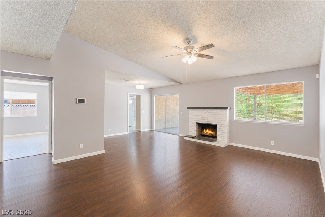 4268 Hampshire Circle Property Photo 4