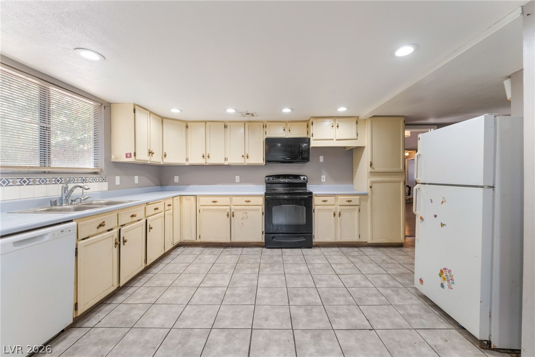 4268 Hampshire Circle Property Photo 6