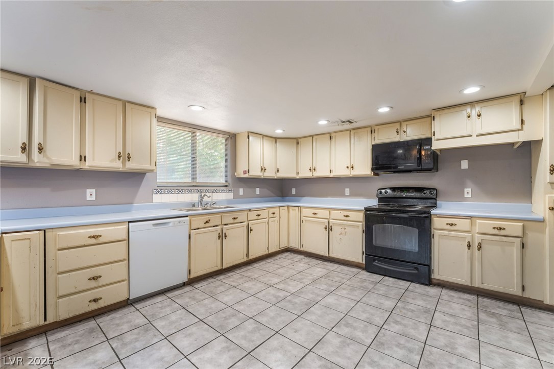 4268 Hampshire Circle Property Photo 7