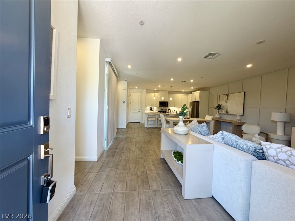 802 Royal Beekman Street Property Photo 6