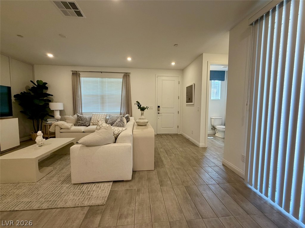 802 Royal Beekman Street Property Photo 7