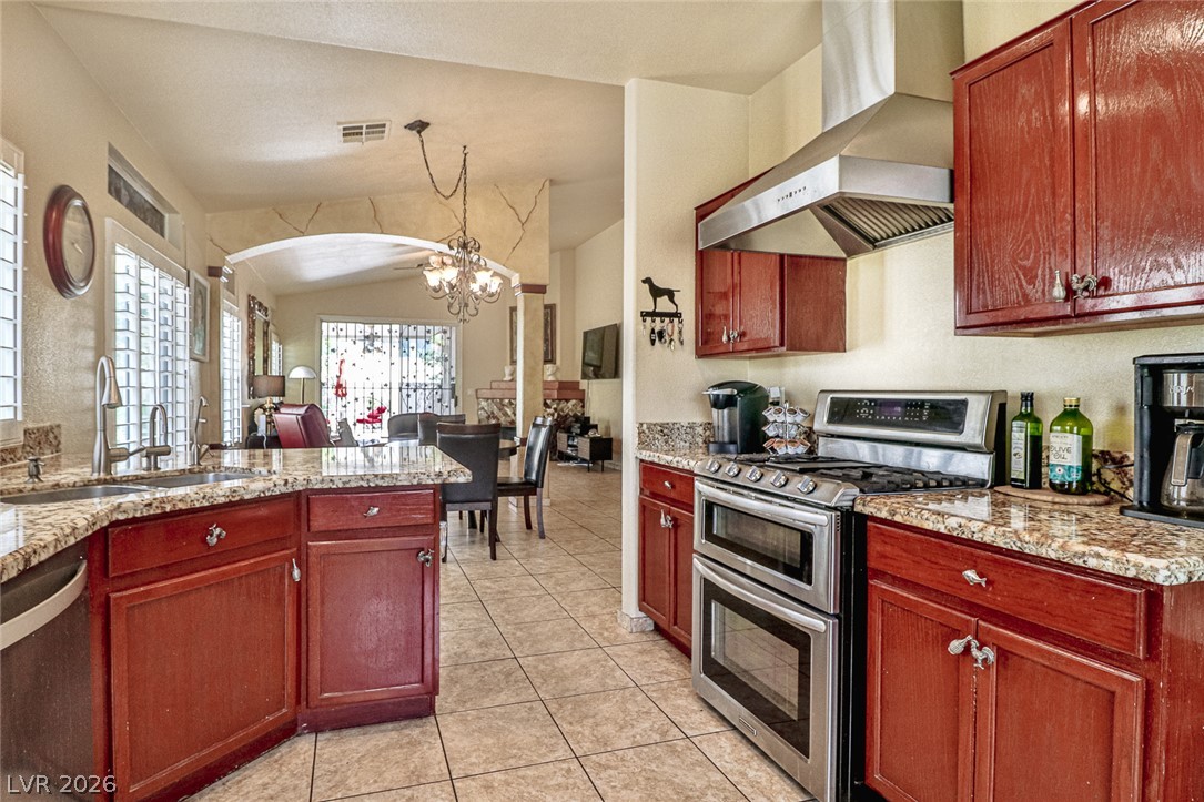 5752 Shermer Court Property Photo 4