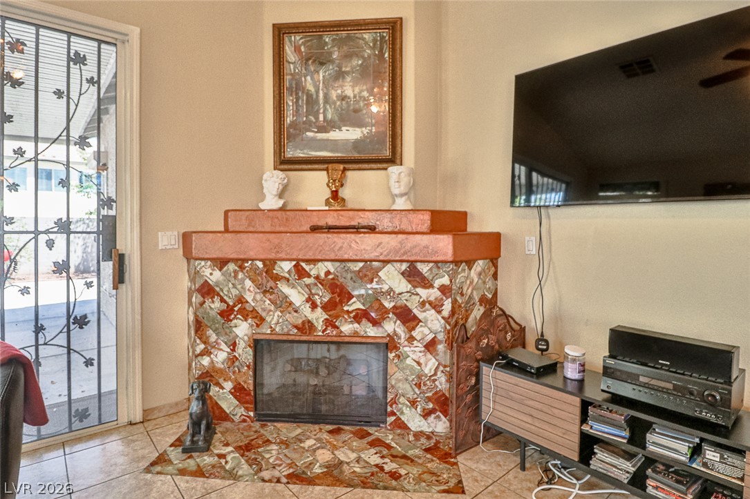 5752 Shermer Court Property Photo 14