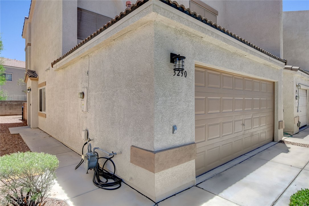 3290 Dragon Fly Street Property Photo 4