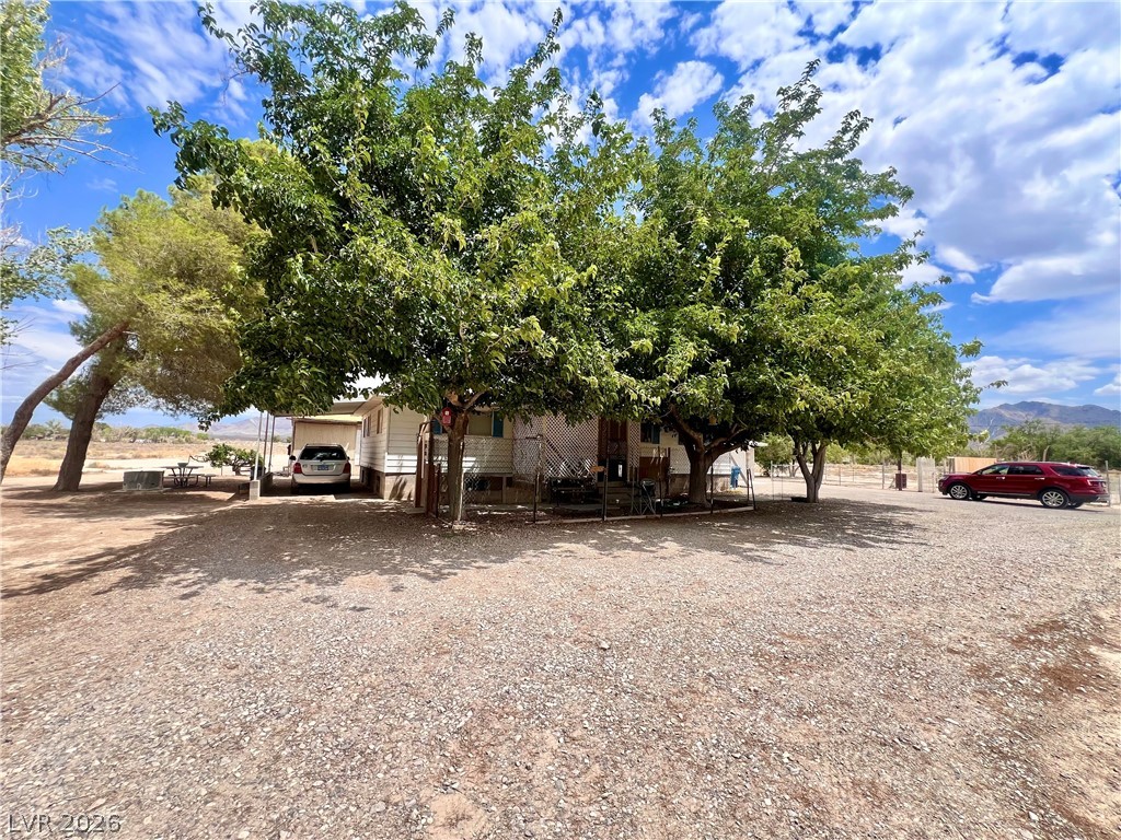 300 East Quartz Avenue Property Photo 2