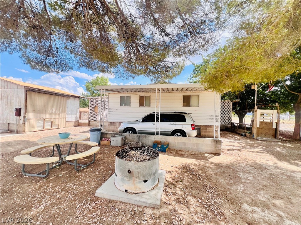 300 East Quartz Avenue Property Photo 4