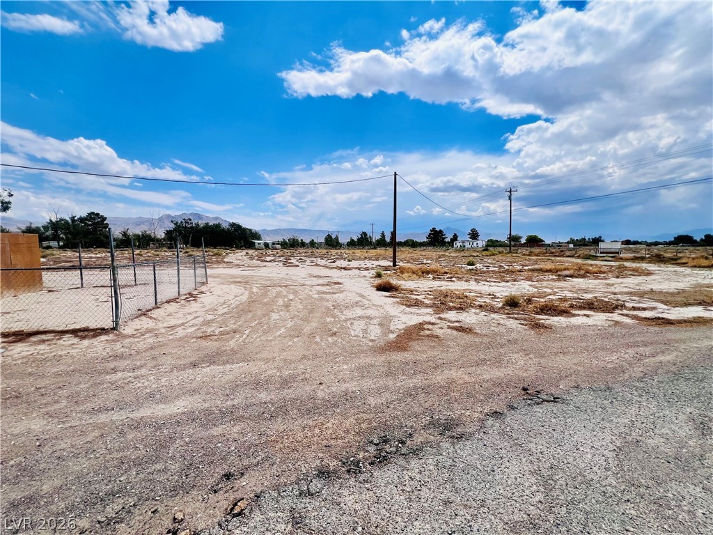 300 East Quartz Avenue Property Photo 8