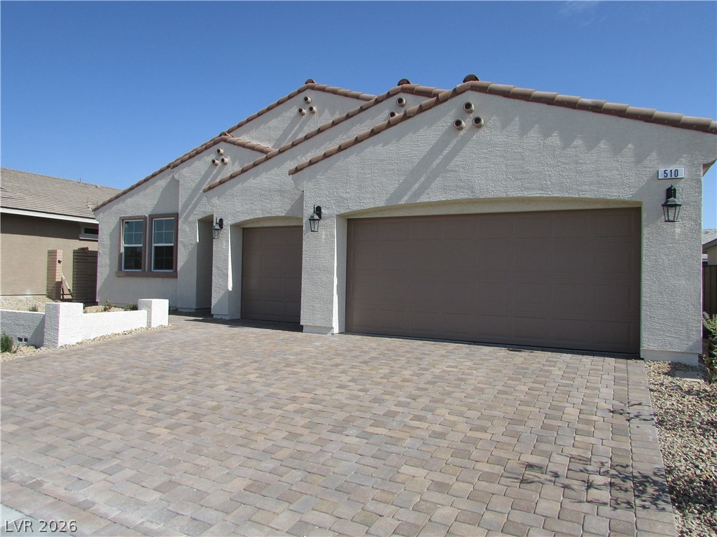 510 Chestnut Falcon Ave Property Photo 4