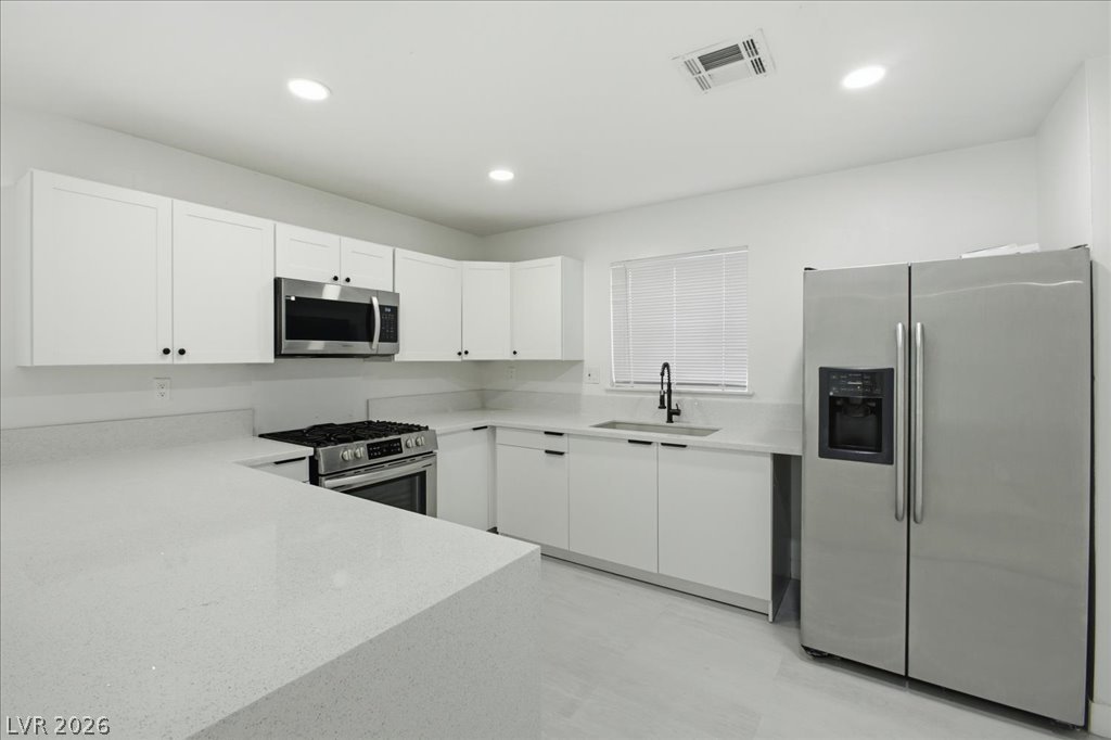 4013 Esmeralda Avenue Property Photo 2