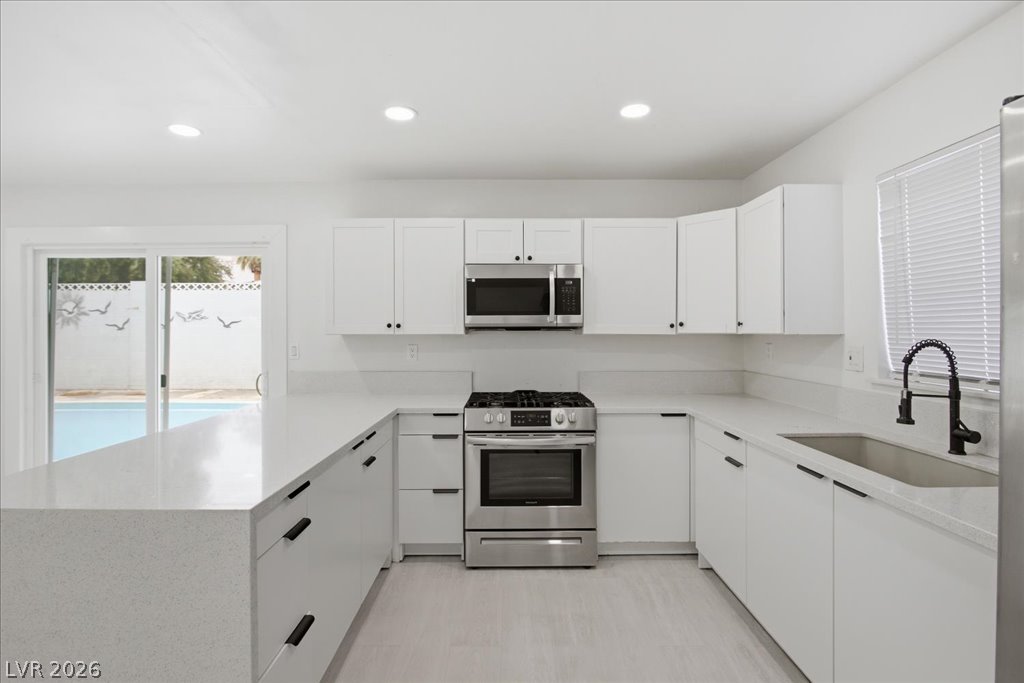 4013 Esmeralda Avenue Property Photo 3