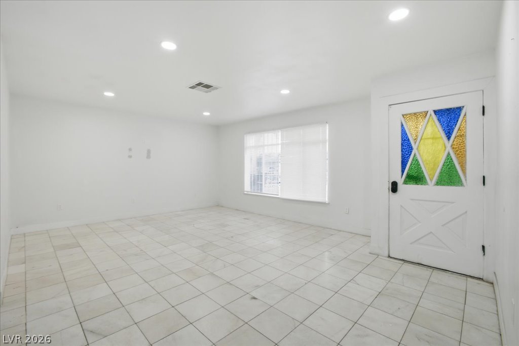 4013 Esmeralda Avenue Property Photo 4