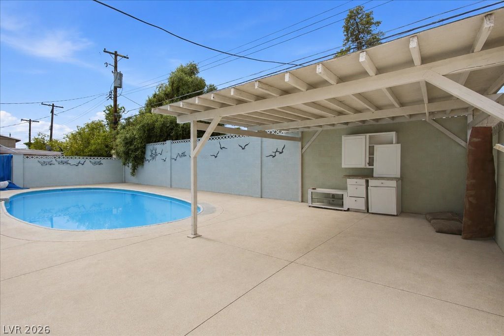 4013 Esmeralda Avenue Property Photo 7