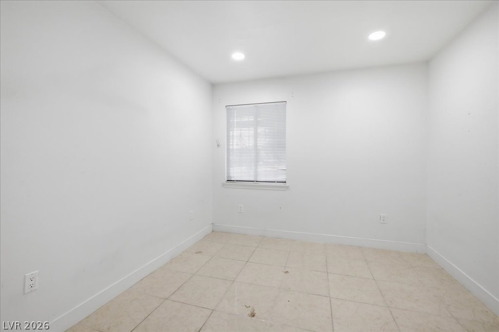 4013 Esmeralda Avenue Property Photo 11