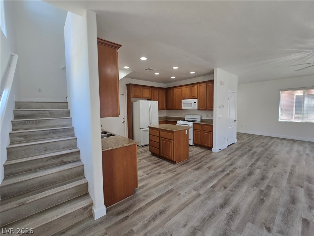 8237 Brilliant Pompon Place Property Photo 2