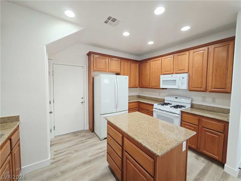 8237 Brilliant Pompon Place Property Photo 3
