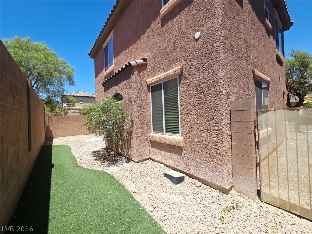 8237 Brilliant Pompon Place Property Photo 27