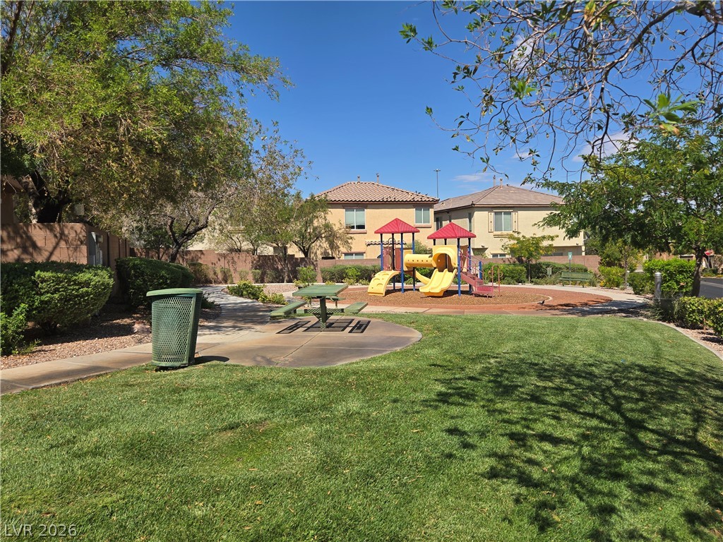 8237 Brilliant Pompon Place Property Photo 35