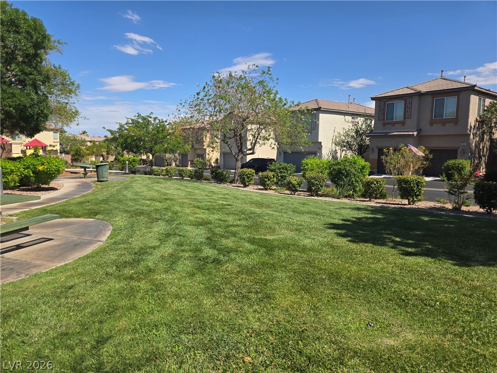 8237 Brilliant Pompon Place Property Photo 37