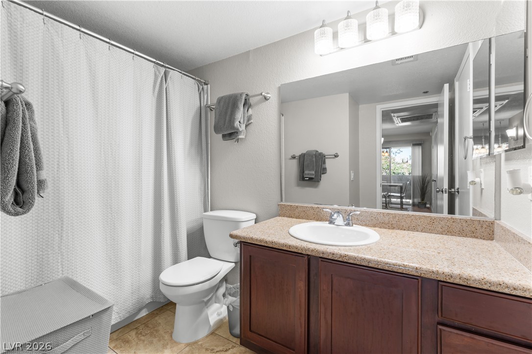 555 East Silverado Ranch Boulevard 2088 Property Photo 17