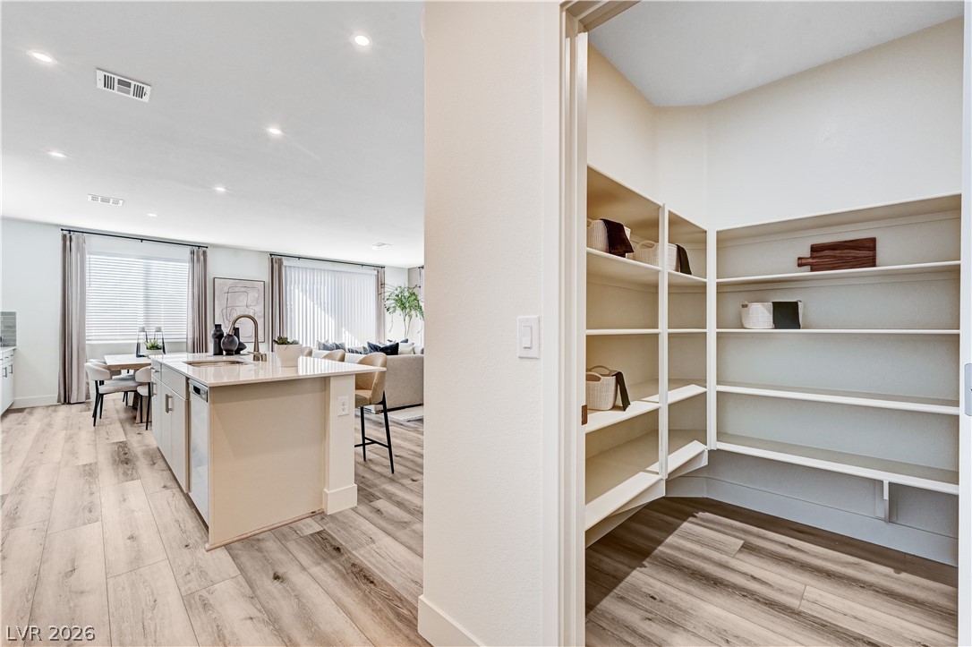 3654 Gin Fizz Dr. Property Photo 4