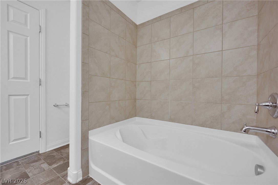 10307 Rolling Bay Court Property Photo 29