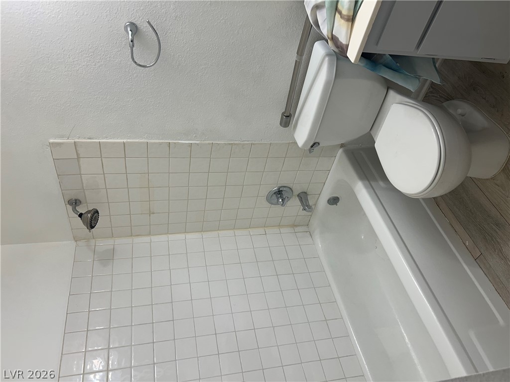 4007 Spring Leaf Drive Property Photo 16