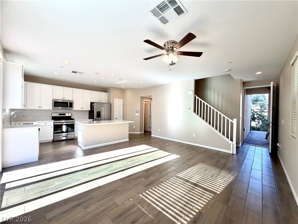 5039 Tranquil View Street Property Photo 2