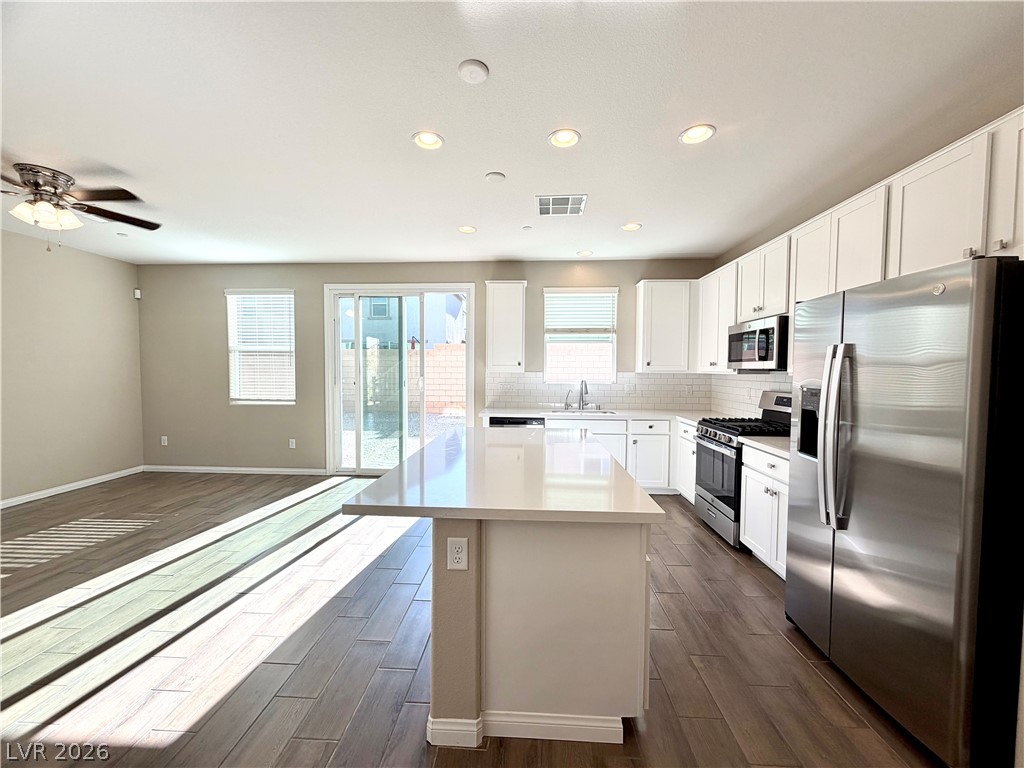 5039 Tranquil View Street Property Photo 4
