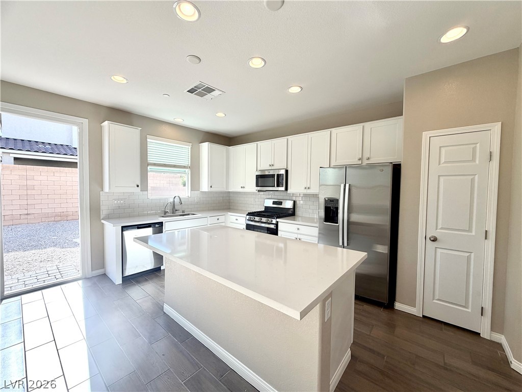 5039 Tranquil View Street Property Photo 9