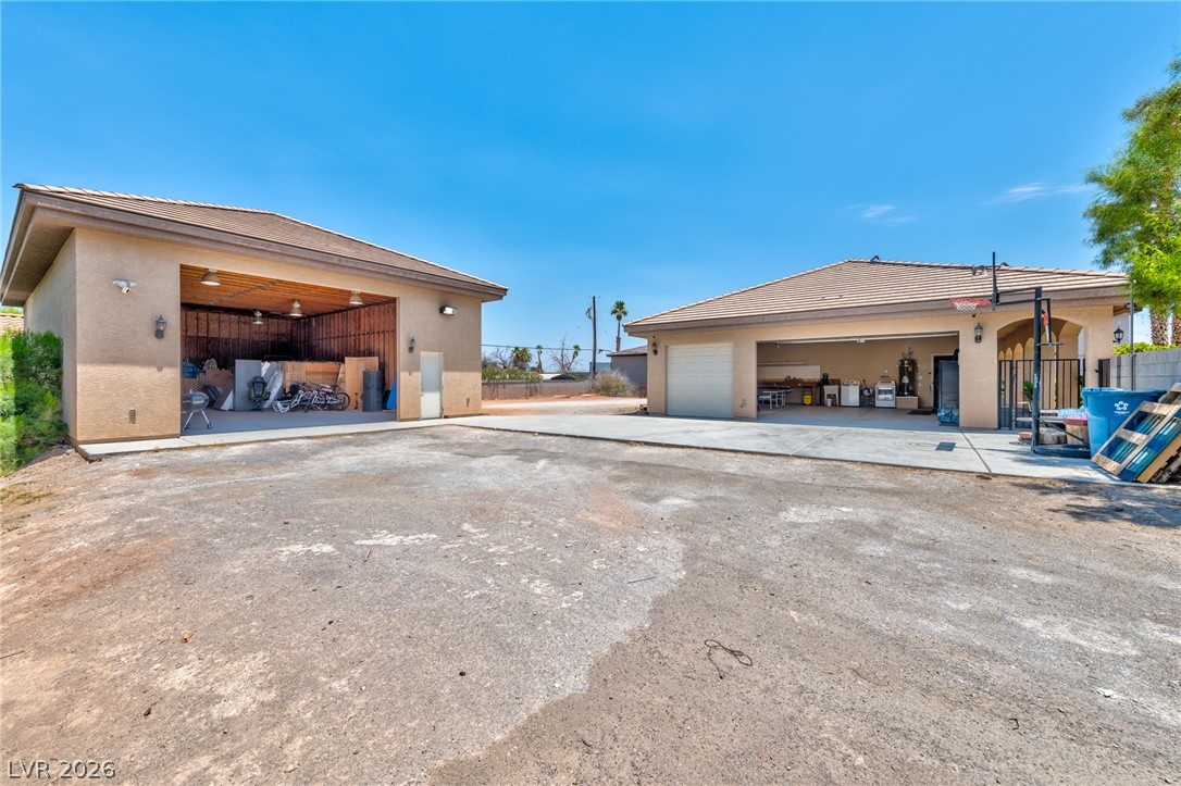 5870 West Oquendo Road Property Photo 10