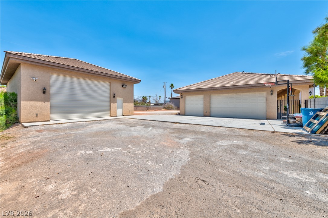 5870 West Oquendo Road Property Photo 11