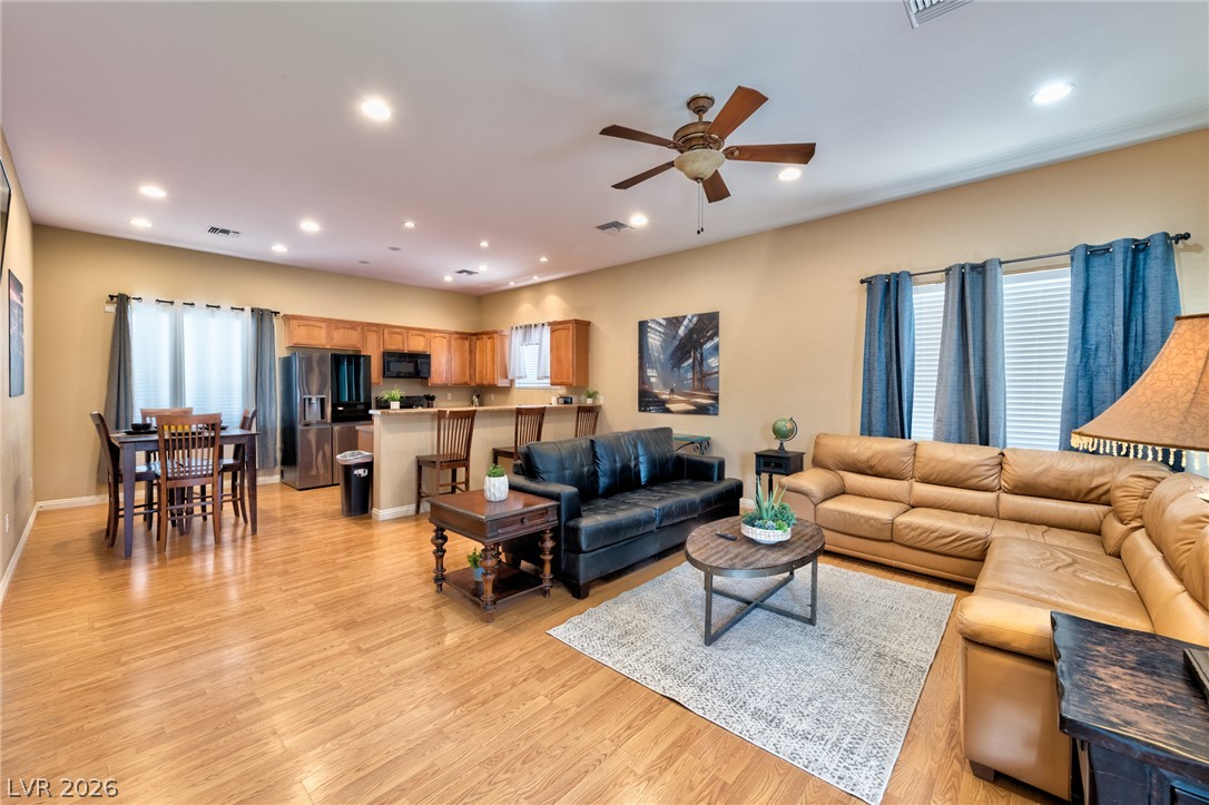 5870 West Oquendo Road Property Photo 13