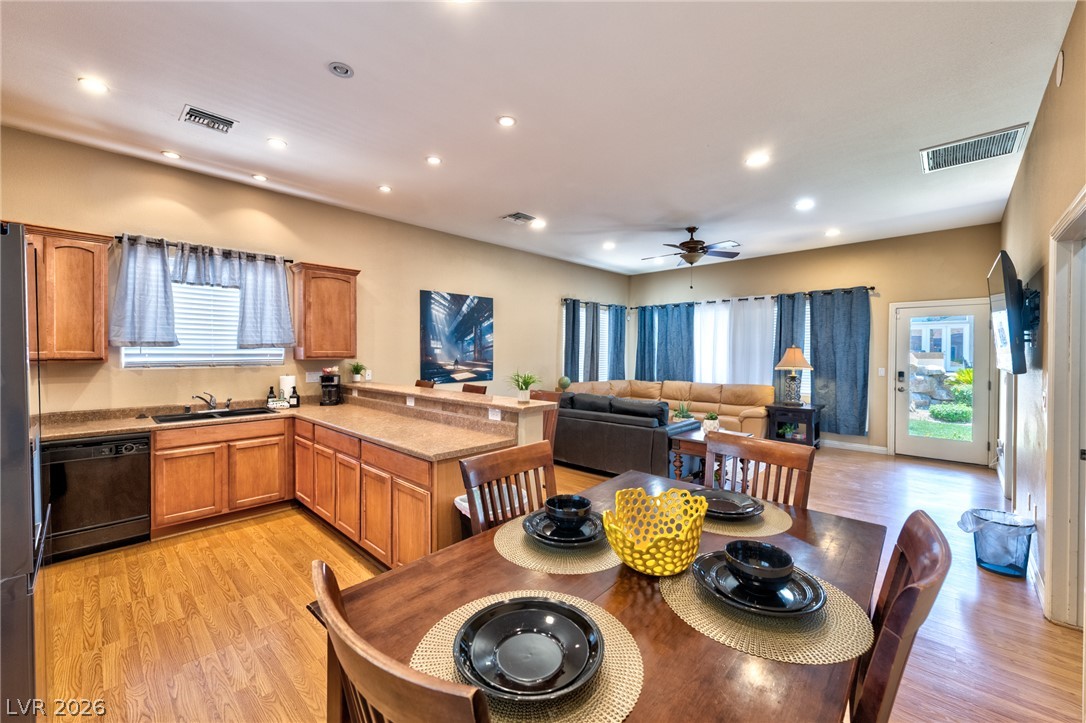 5870 West Oquendo Road Property Photo 14