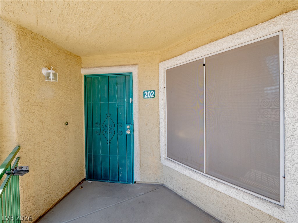 1401 Linnbaker Lane 202 Property Photo 2